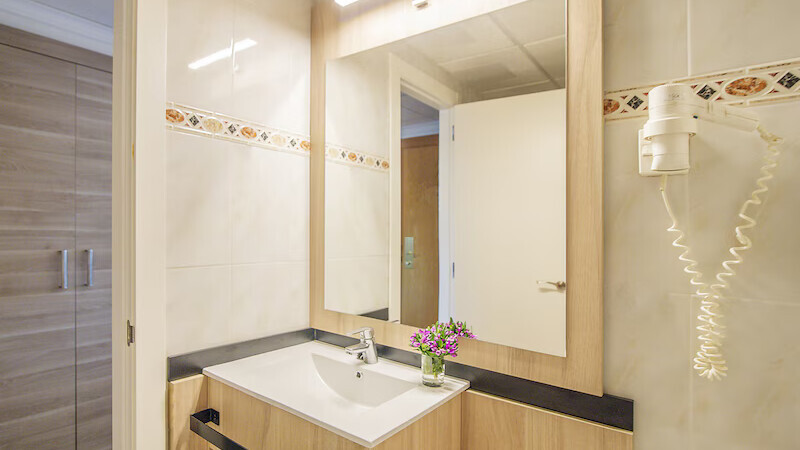 Hotel Benidorm East by Pierre & Vacances